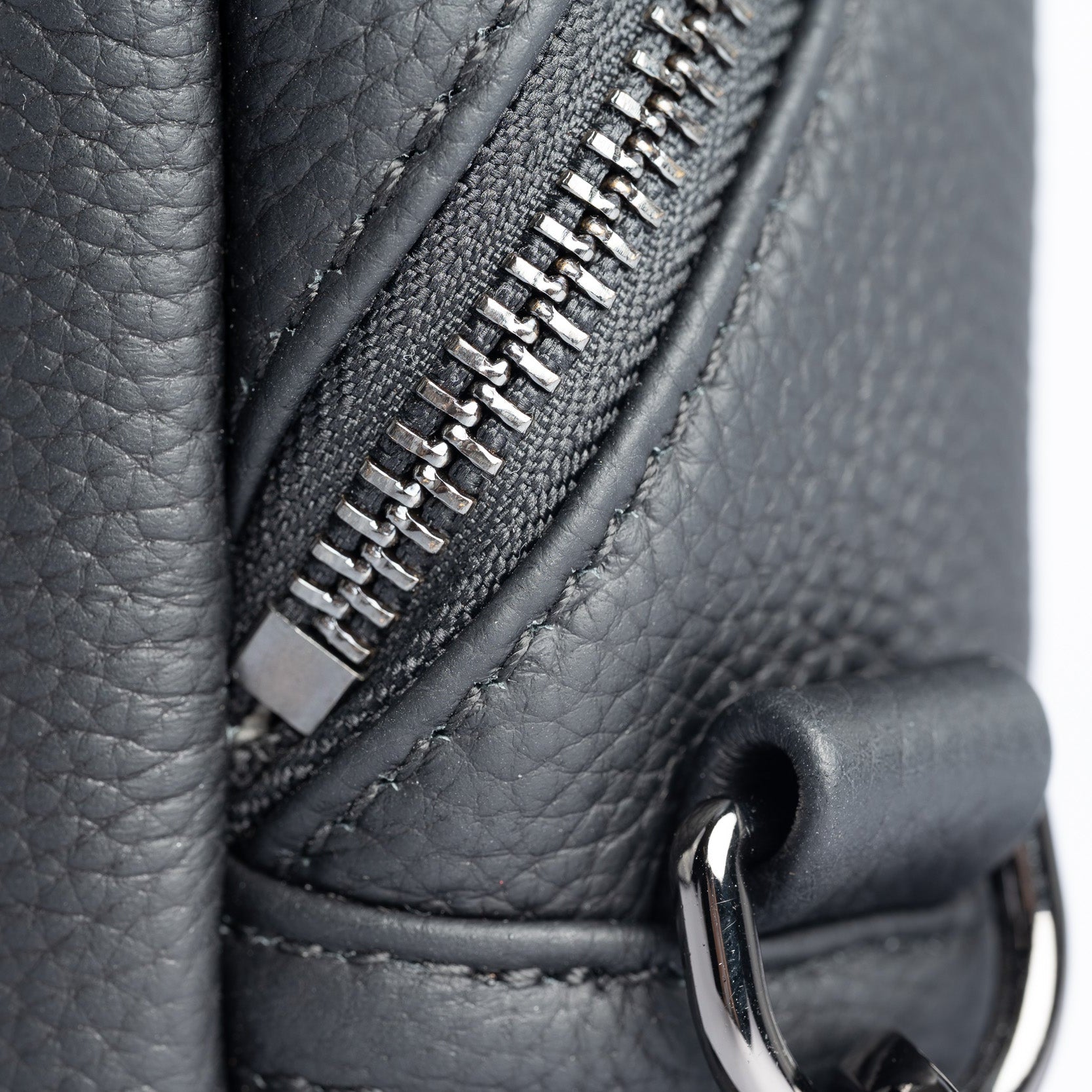 Motion Crossbody Sling