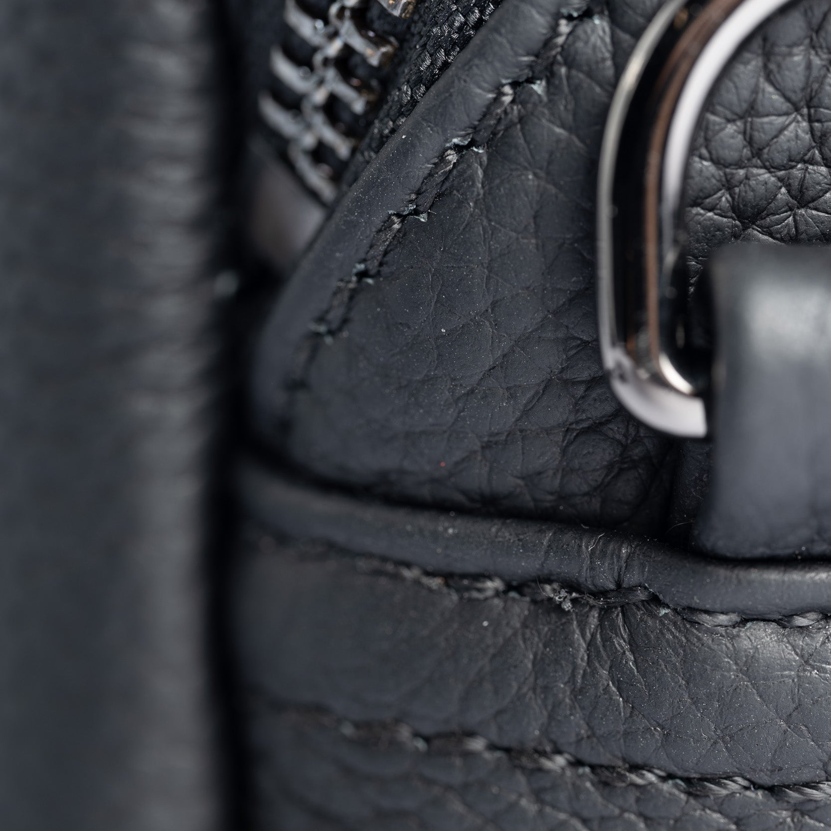 Motion Crossbody Sling