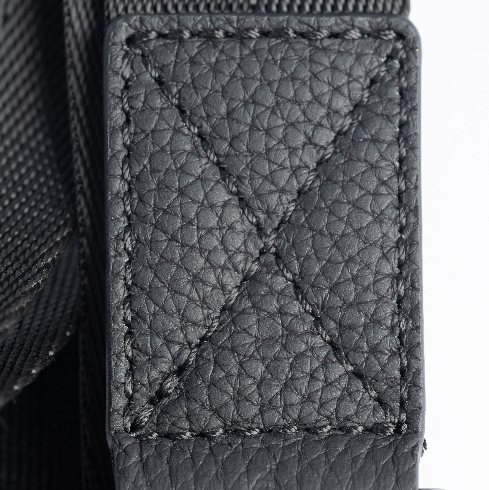 Motion Crossbody Sling