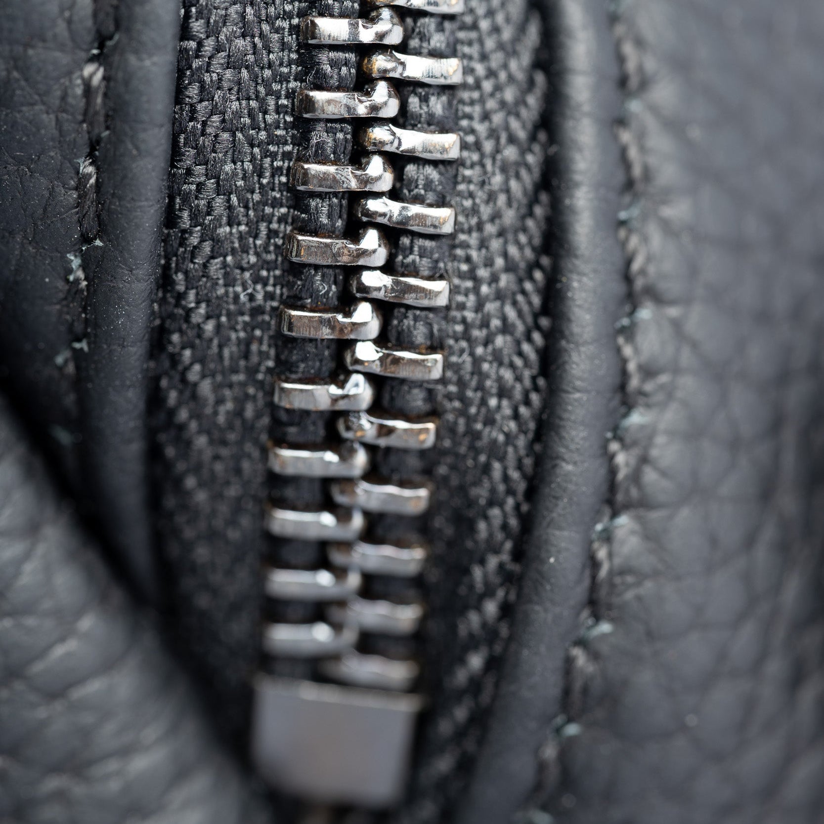 Motion Crossbody Sling